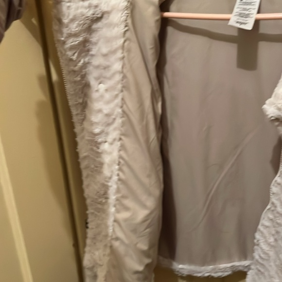 Patagonia Fur Jacket - Picture 12 of 13